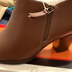 Vionic Upright Taber Ankle Boots Bootie Toffee Brown Size  7